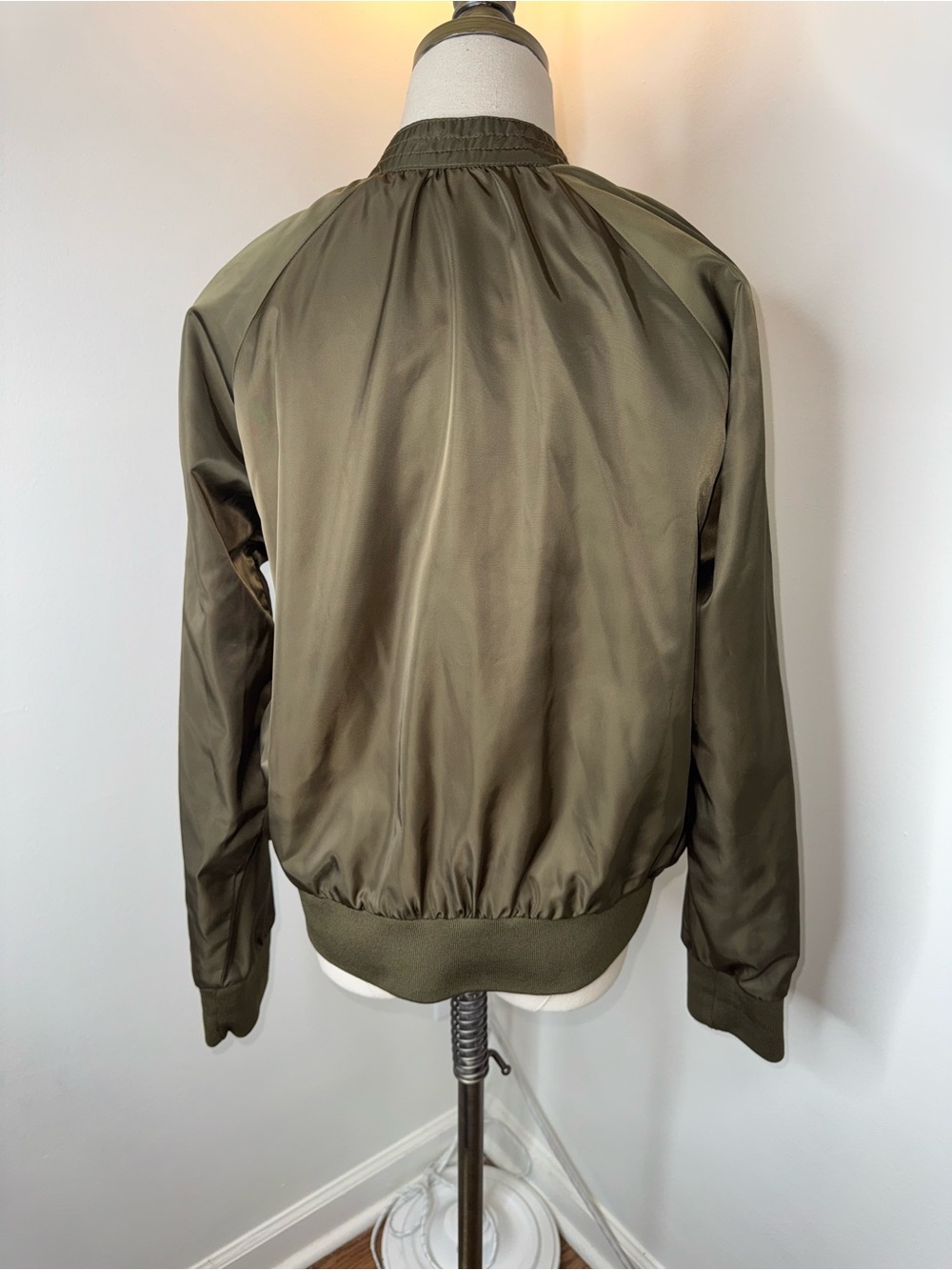 Free People Women’s Medium Midnight Retro Army Green Satin Bomber Jacket - Picture 7 of 9